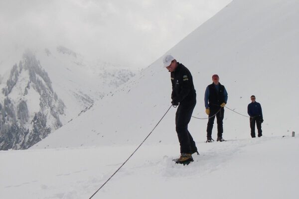 MOUNTAIN SKILLS: WHAT WEAKENS A ROPE - UIAA